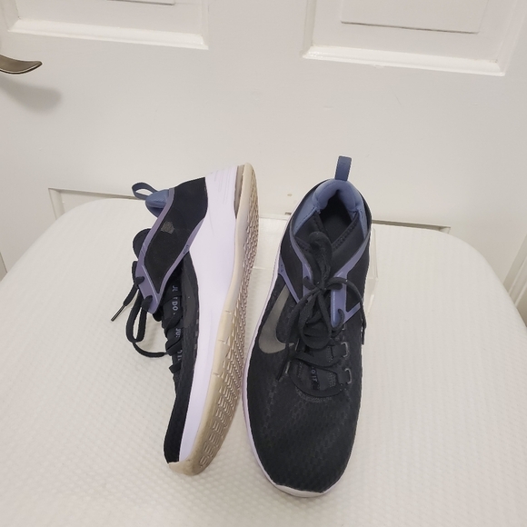 Nike Women's Air Max Bella TR Black & Irridescent Purple Size 11, Athletic - Picture 6 of 8